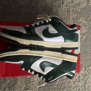 Nike Dunks Vintage Green